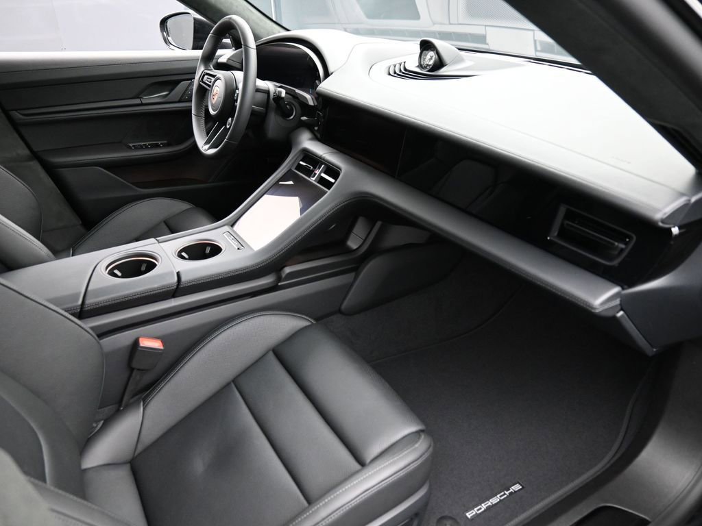 New 2026 Porsche Taycan GTS image 33