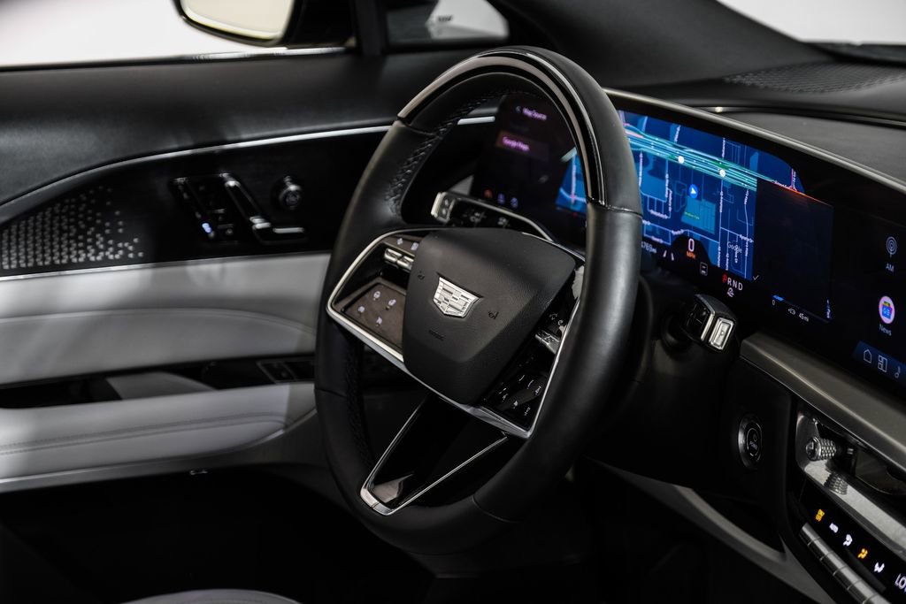 Used 2023 Cadillac Lyriq 2WD image 12