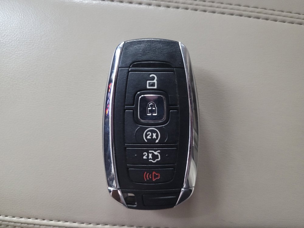 Used 2017 Lincoln MKC Select w/ Select Plus Package FWD image 32