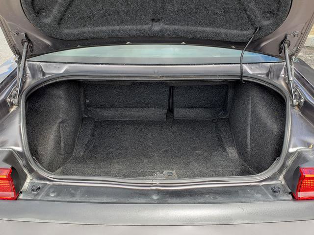 Used 2014 Dodge Challenger SXT w/ Super Sport Group (SS/T) RWD image 5