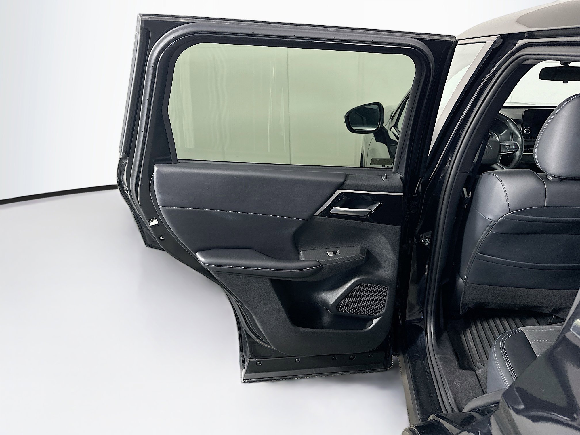 Used 2024 Mitsubishi Outlander SE FWD image 25