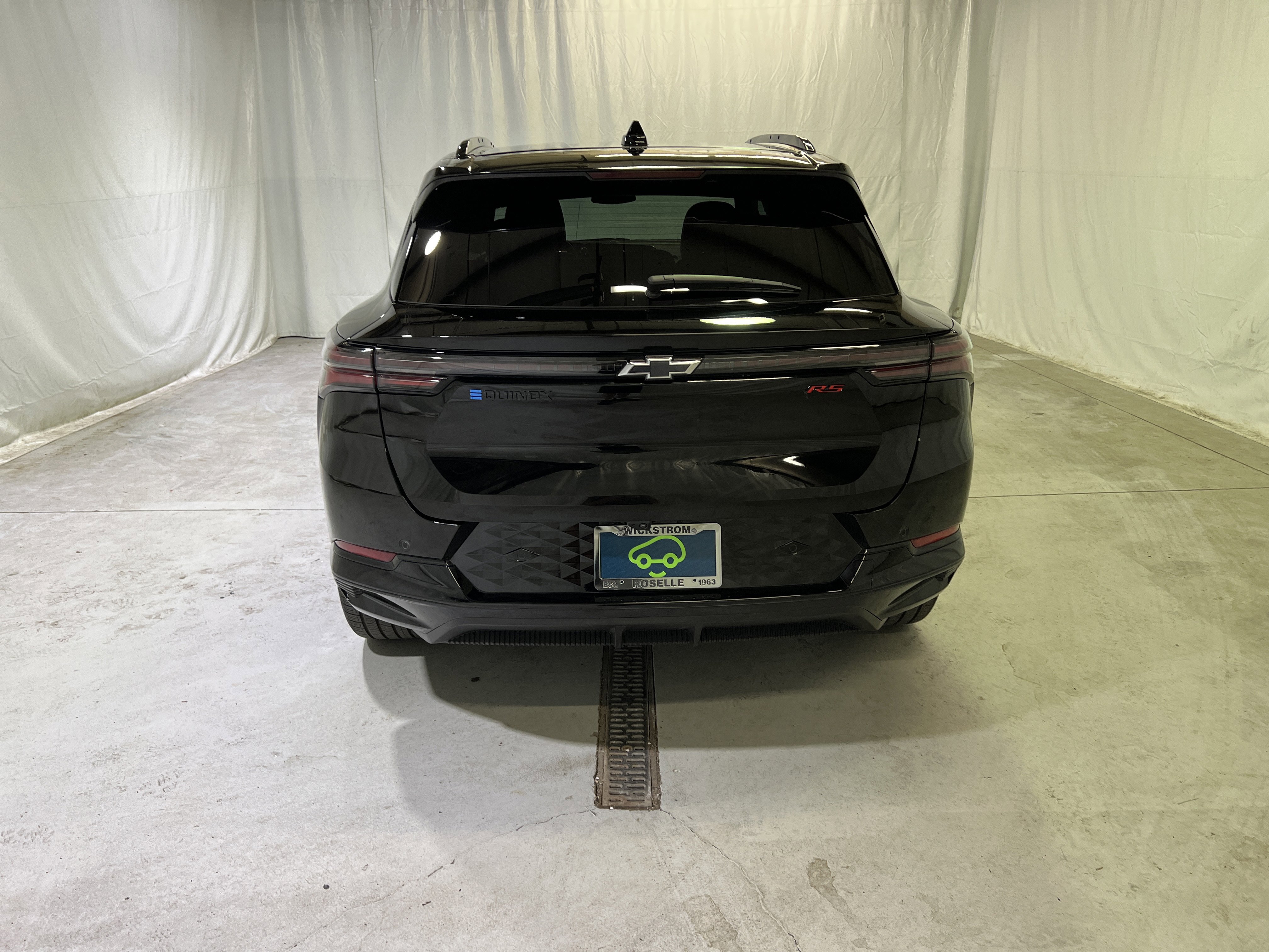 Used 2024 Chevrolet Equinox EV RS FWD image 9