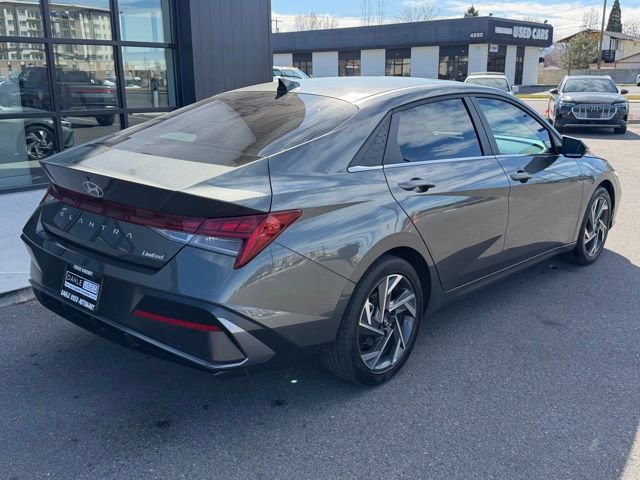 Used 2025 Hyundai Elantra Limited image 9