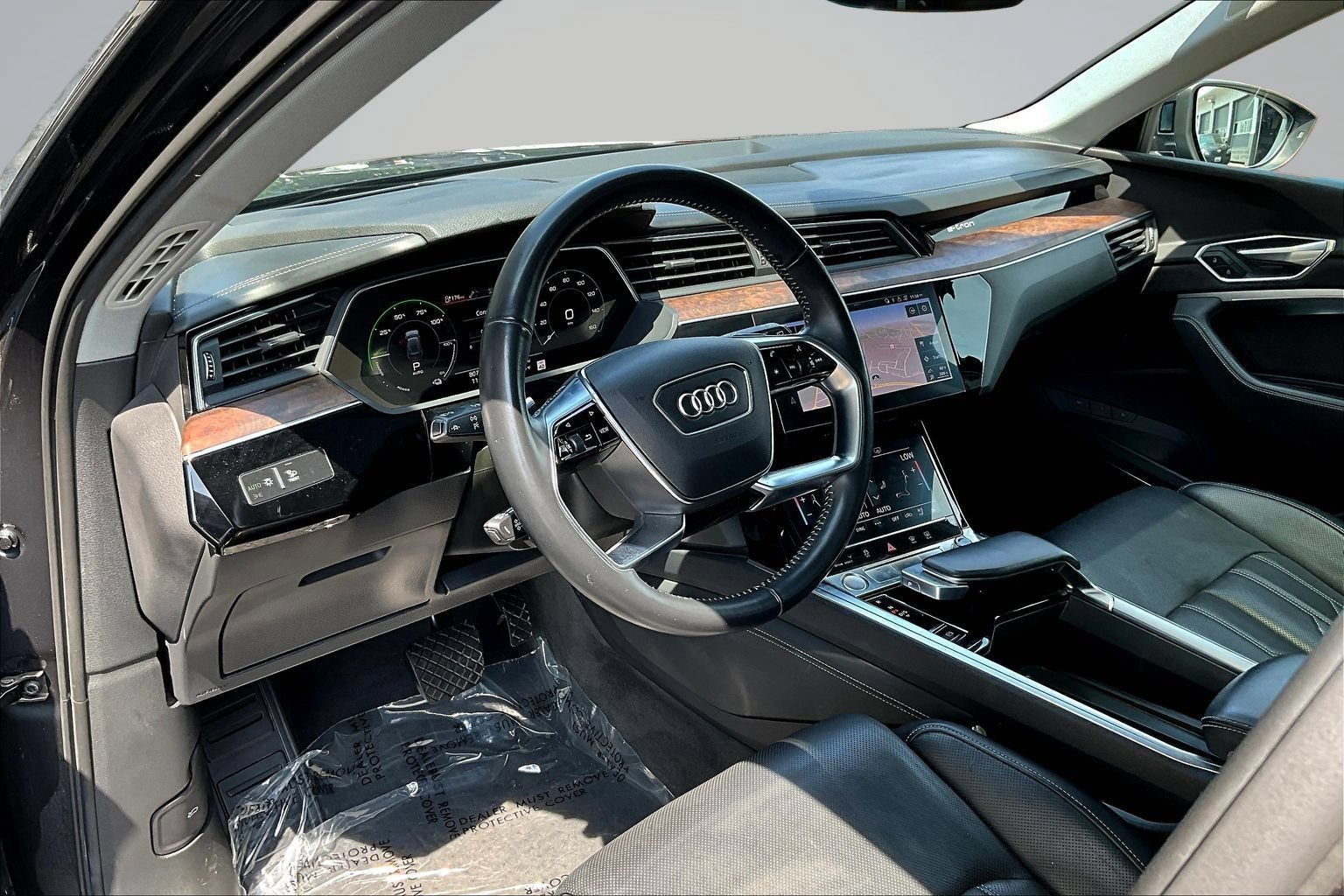 Used 2019 Audi e-tron Prestige w/ Prestige Package AWD/4WD image 14