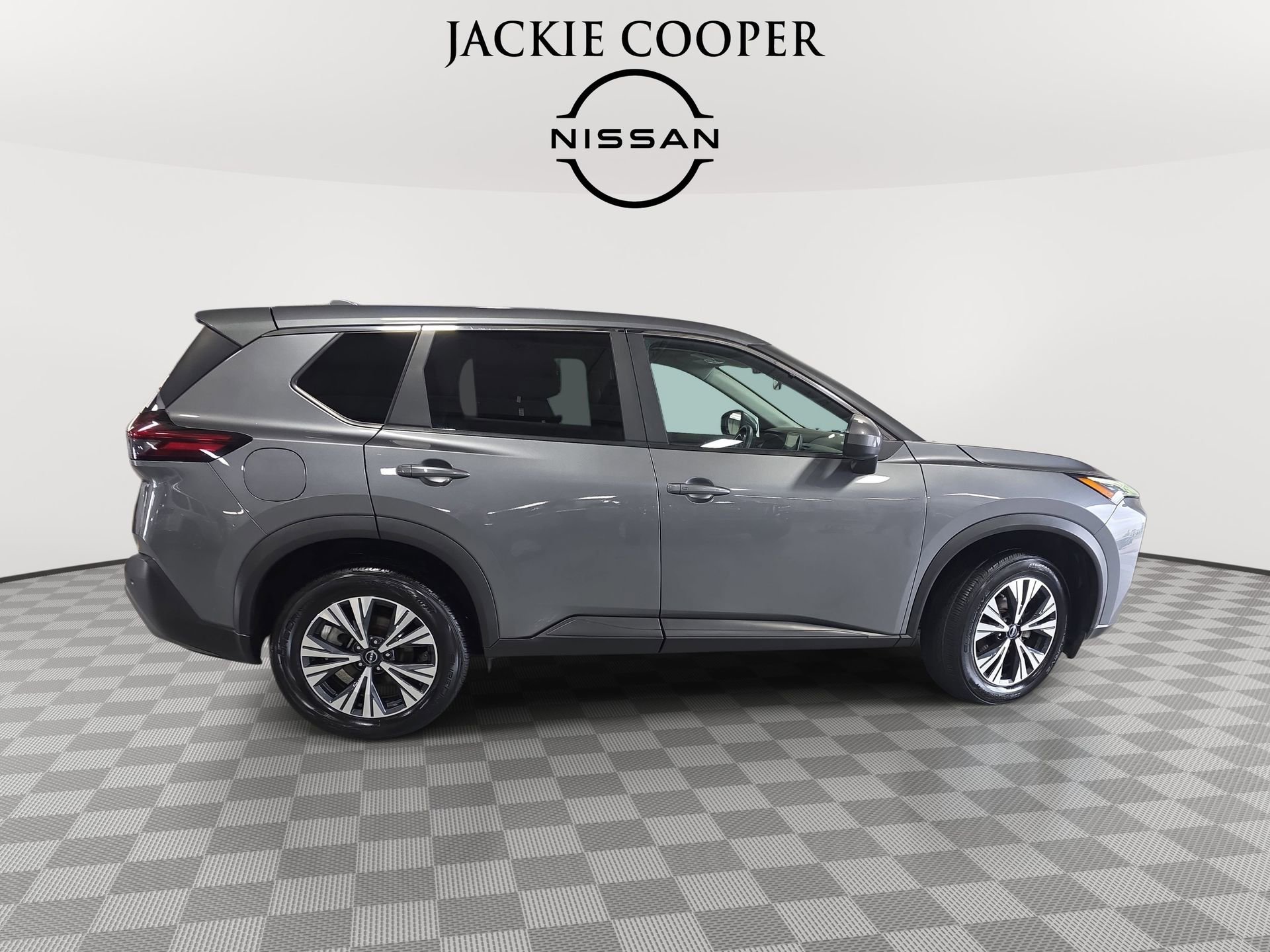 Used 2023 Nissan Rogue SV FWD image 4