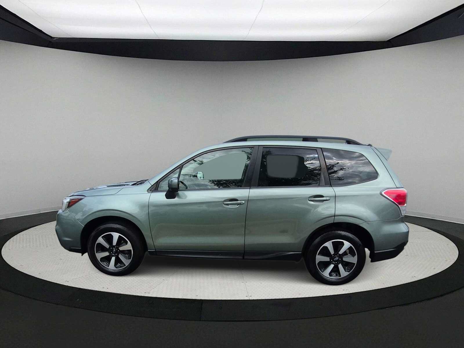 Used 2018 Subaru Forester 2.5i Premium w/ All-Weather Package AWD/4WD image 5