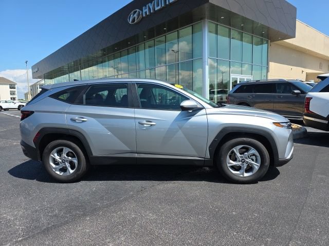 Certified 2024 Hyundai Tucson SE FWD image 17