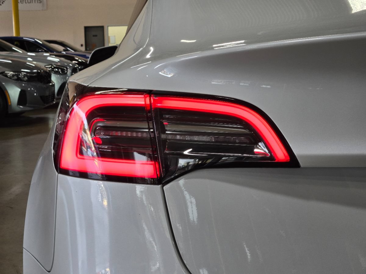 Used 2022 Tesla Model 3 Standard Range RWD image 19