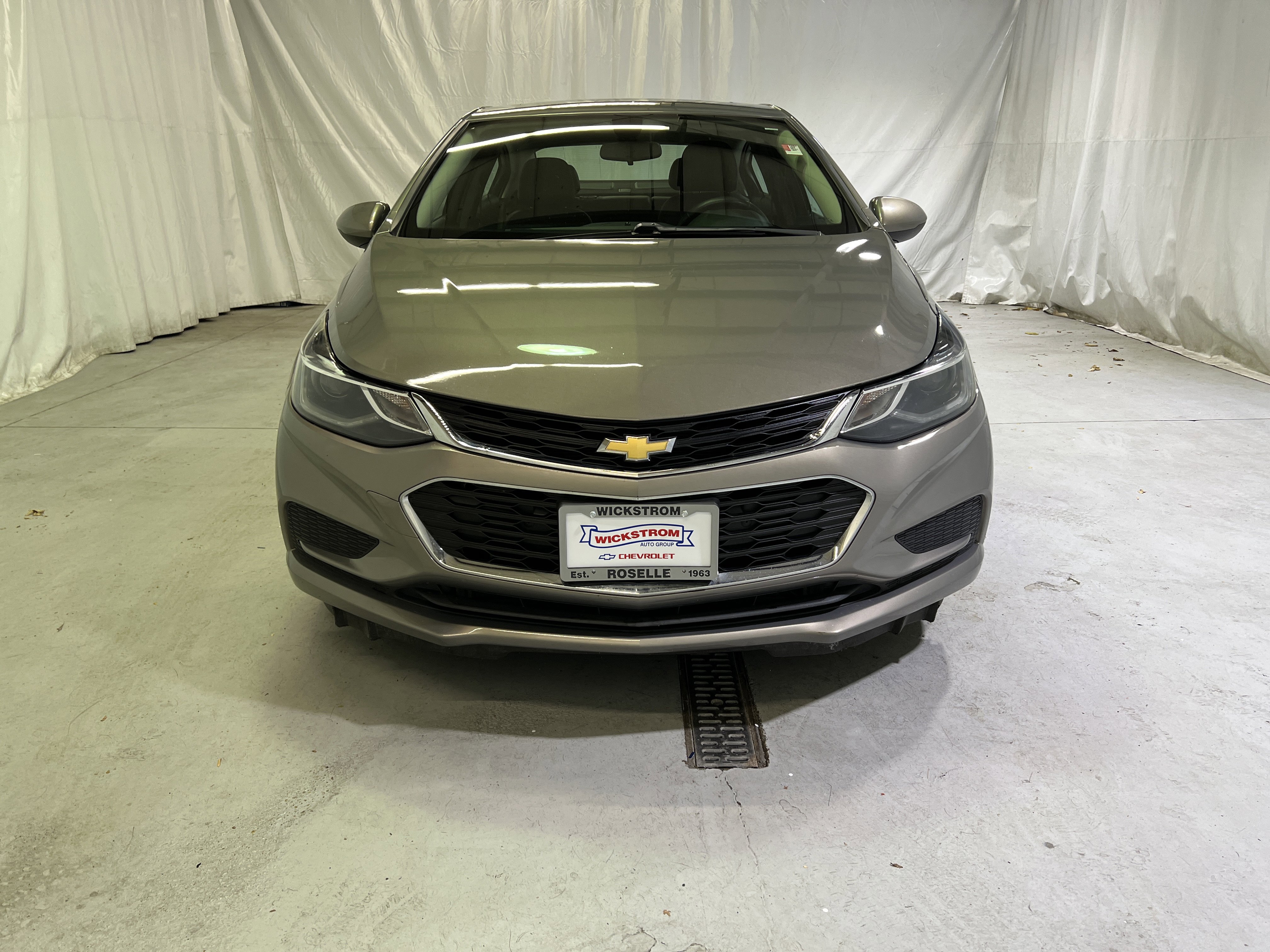 Used 2018 Chevrolet Cruze LT image 3