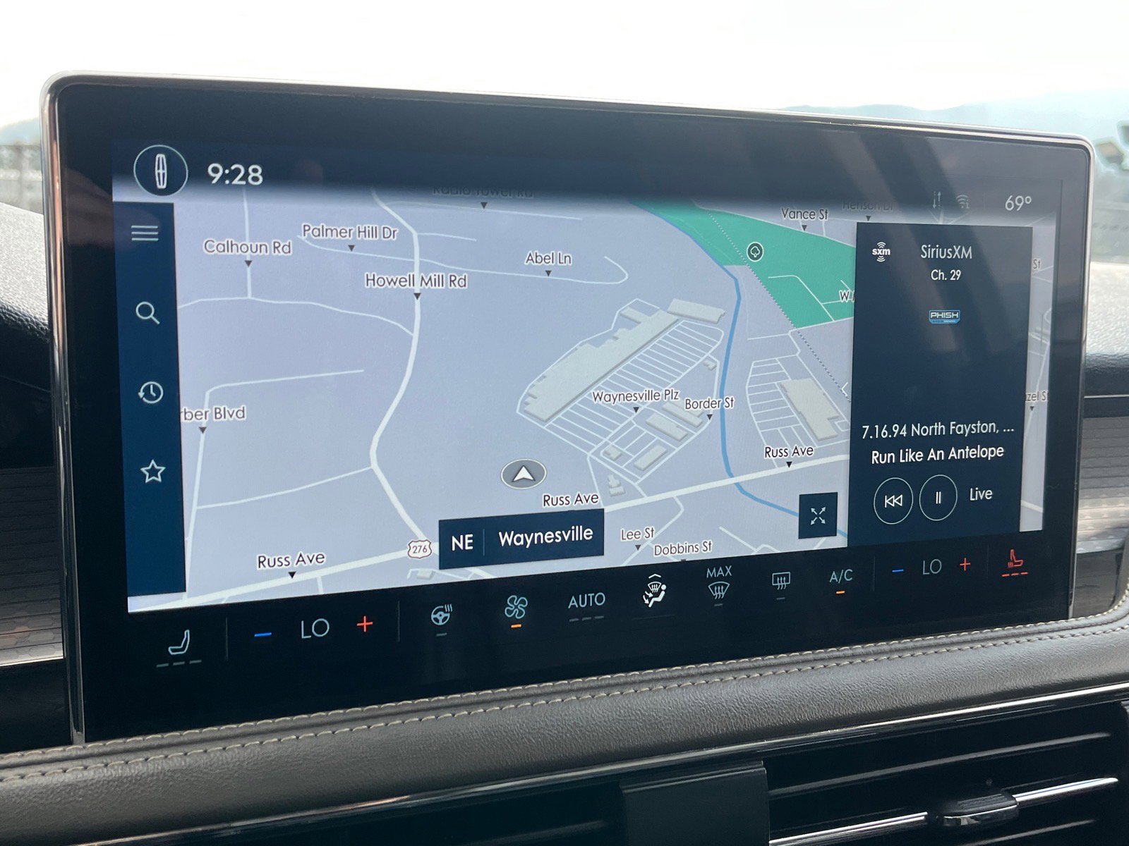 Used 2023 Lincoln Corsair AWD image 8