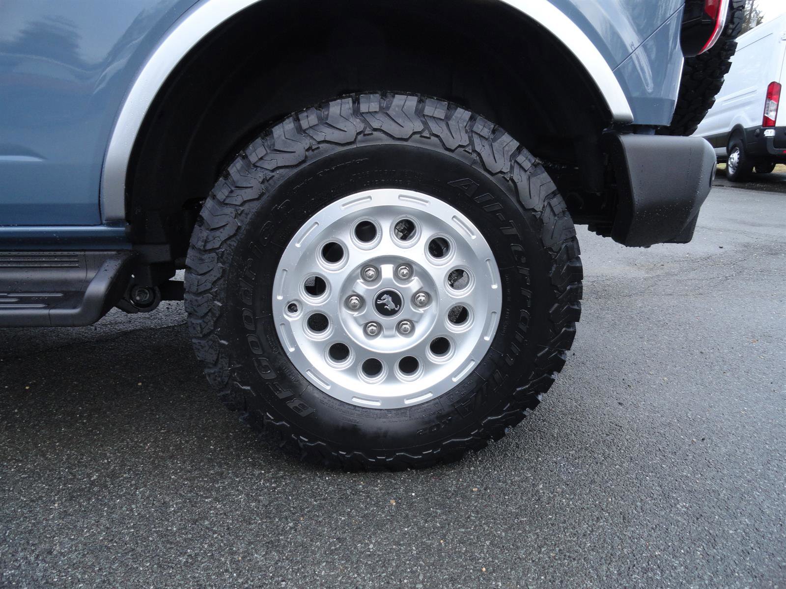 New 2025 Ford Bronco Outer Banks image 9