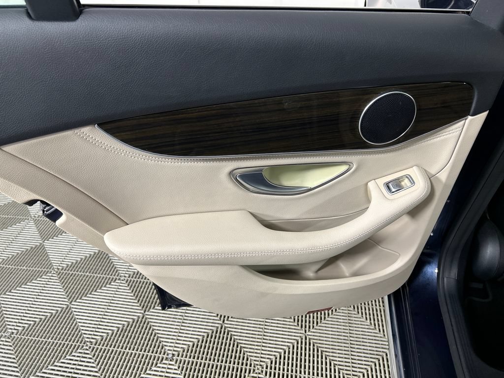 Used 2016 Mercedes-Benz C 300 4MATIC Sedan image 16