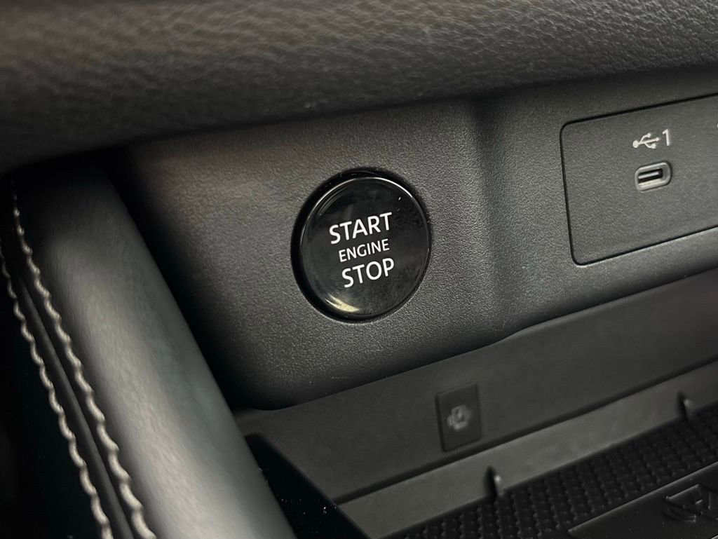 Used 2024 Nissan Rogue Platinum w/ Platinum Premium Package image 32