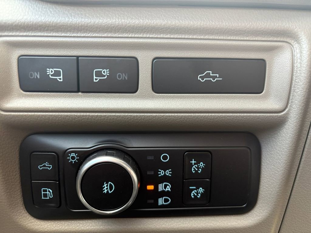 Used 2024 Ford F150 Platinum w/ Equipment Group 703A Plus image 3