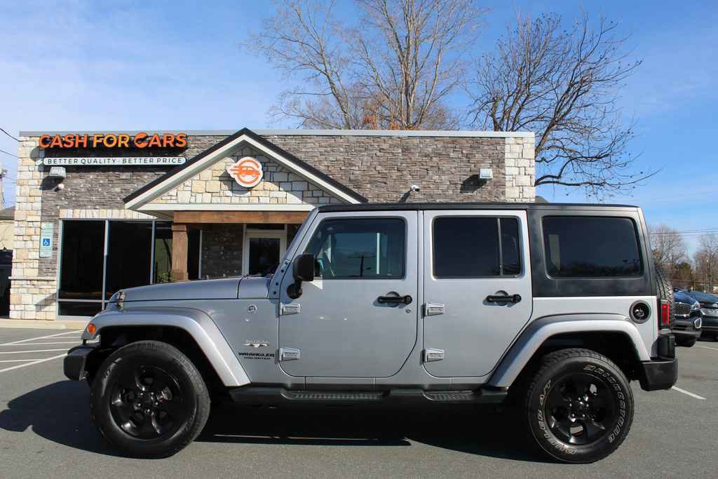 Used 2016 Jeep Wrangler Unlimited Sahara w/ Dual Top Group image 9