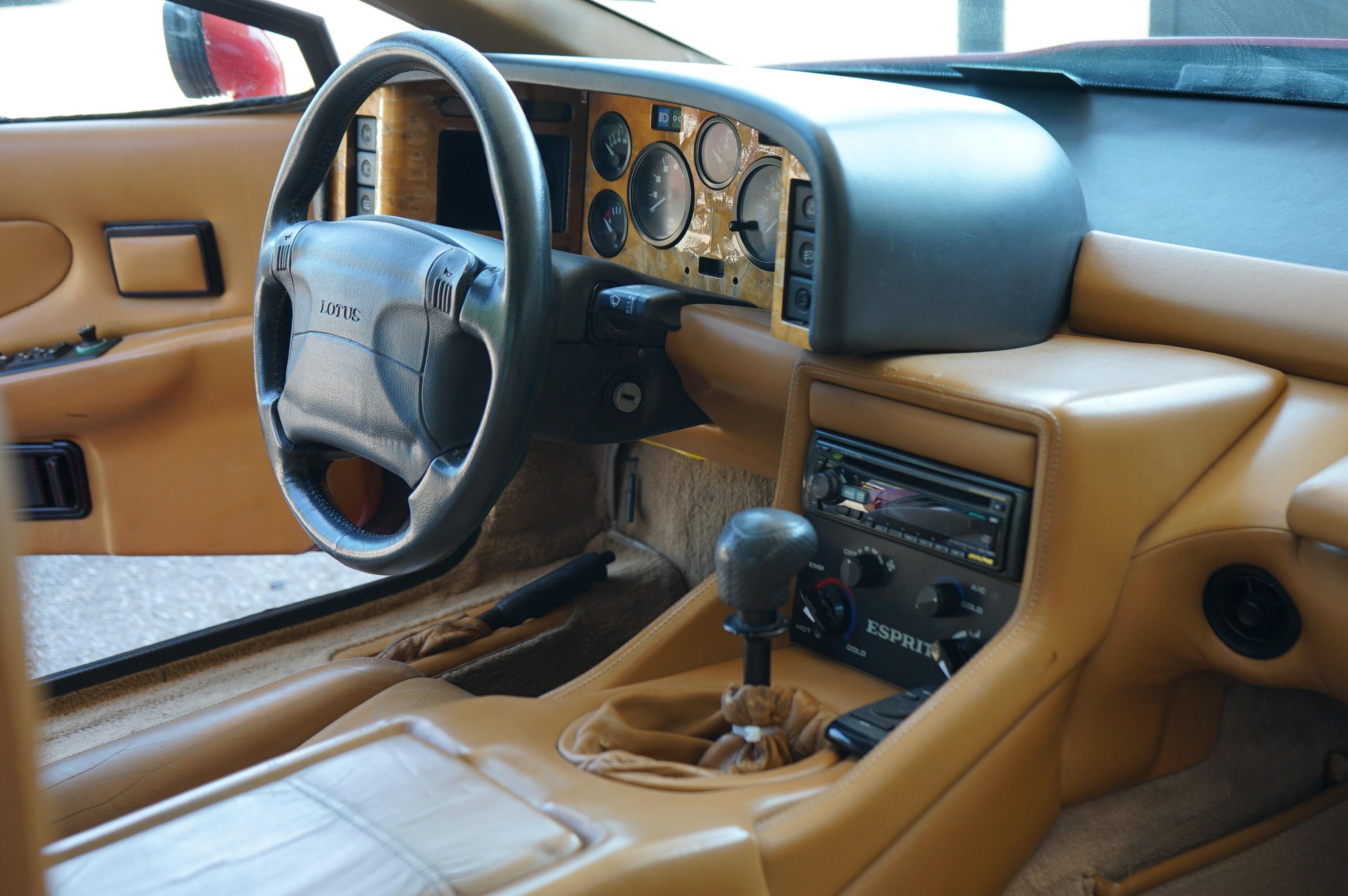 Used 1990 Lotus Esprit SE RWD image 15