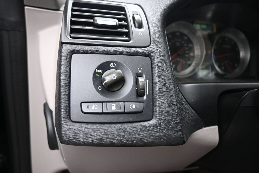 Used 2011 Volvo C70 T5 FWD image 21
