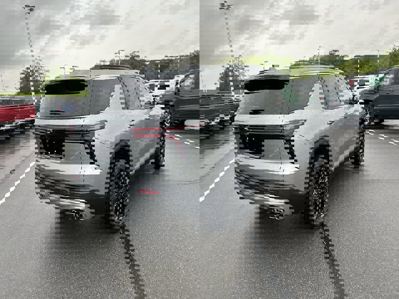 Used 2025 Chevrolet Traverse LT w/ Driver Confidence Package AWD/4WD image 7