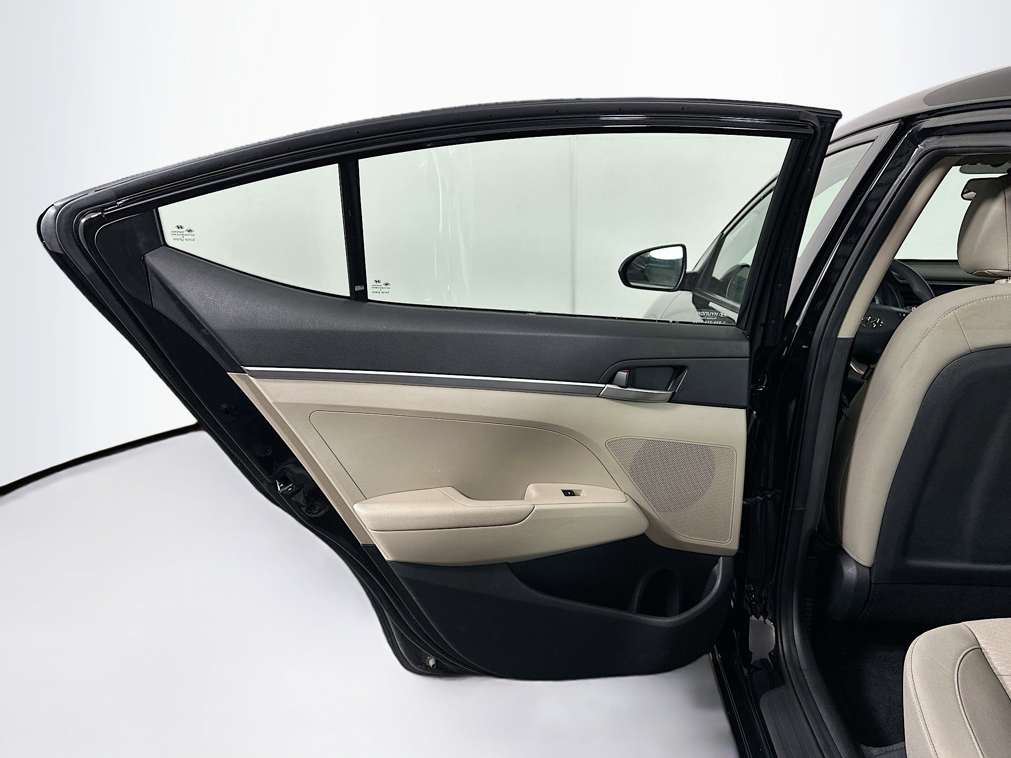 Used 2020 Hyundai Elantra SE image 25