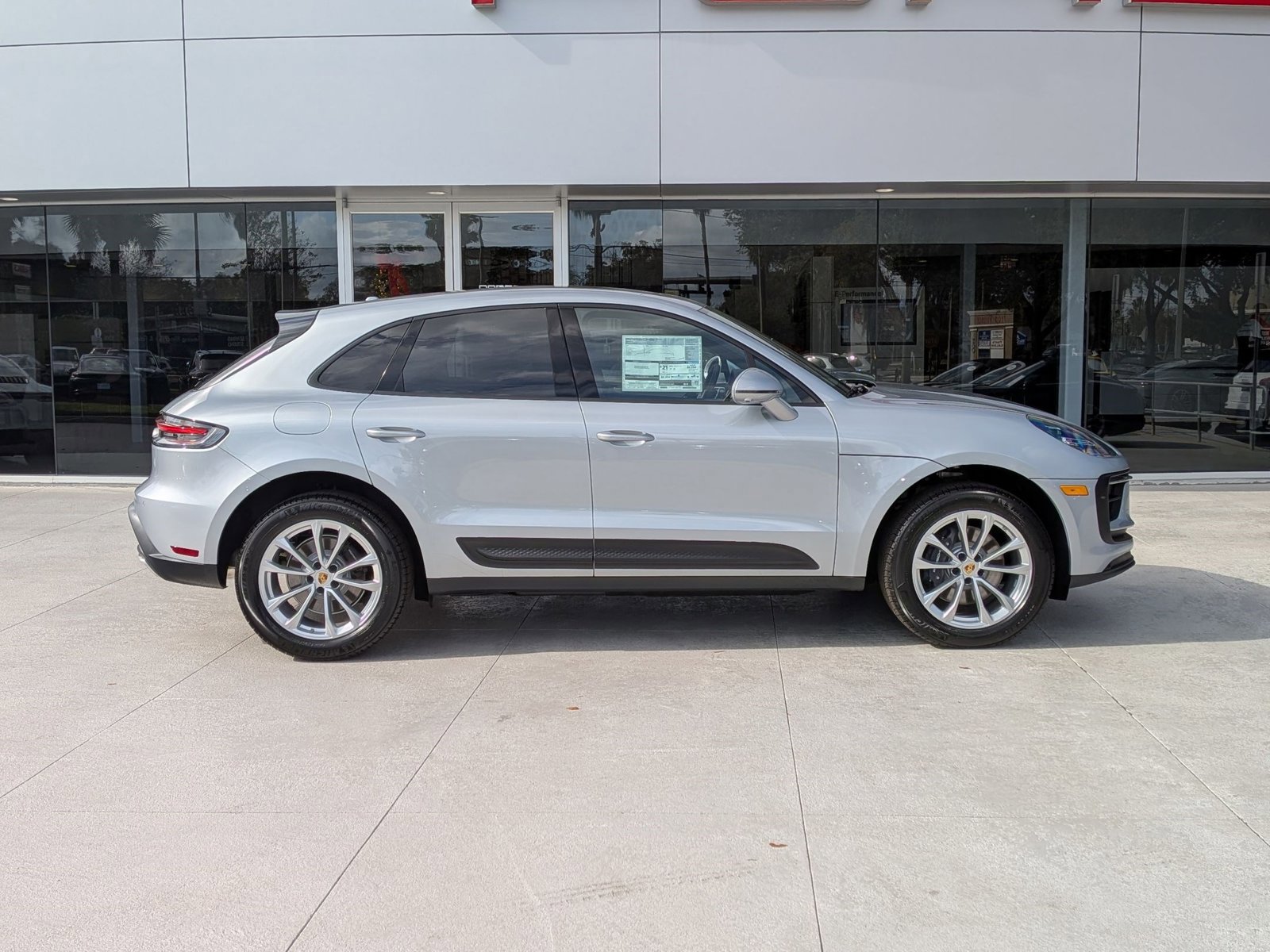 New 2026 Porsche Macan image 8