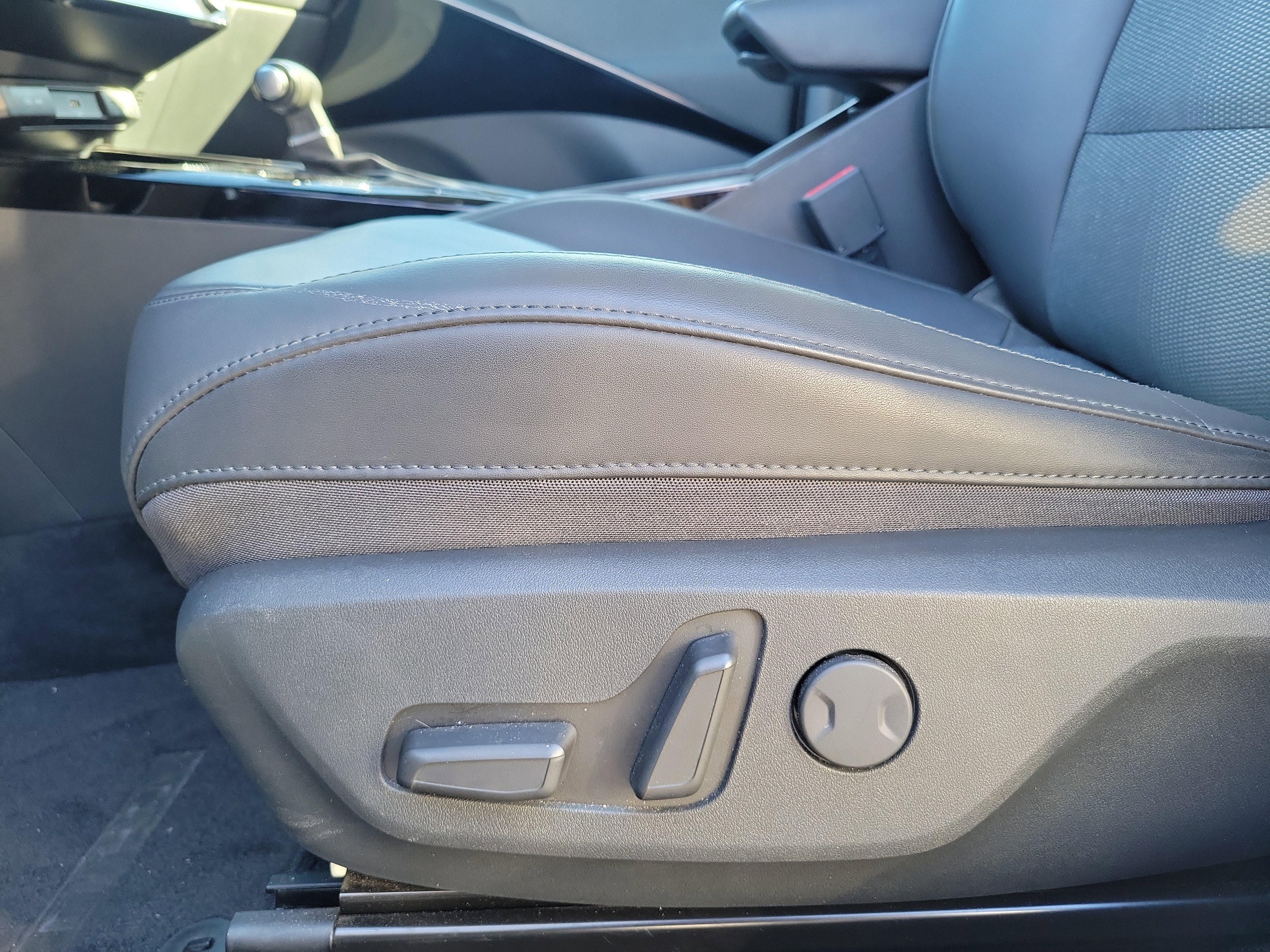 Used 2023 Kia Niro EX Touring image 23