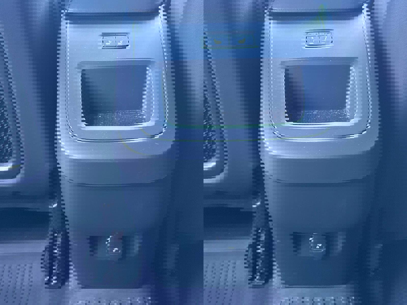 New 2025 Volvo XC60 B5 Core w/ Climate Package image 24