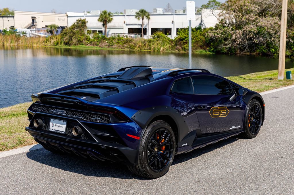 Used 2023 Lamborghini Huracan Sterrato image 35