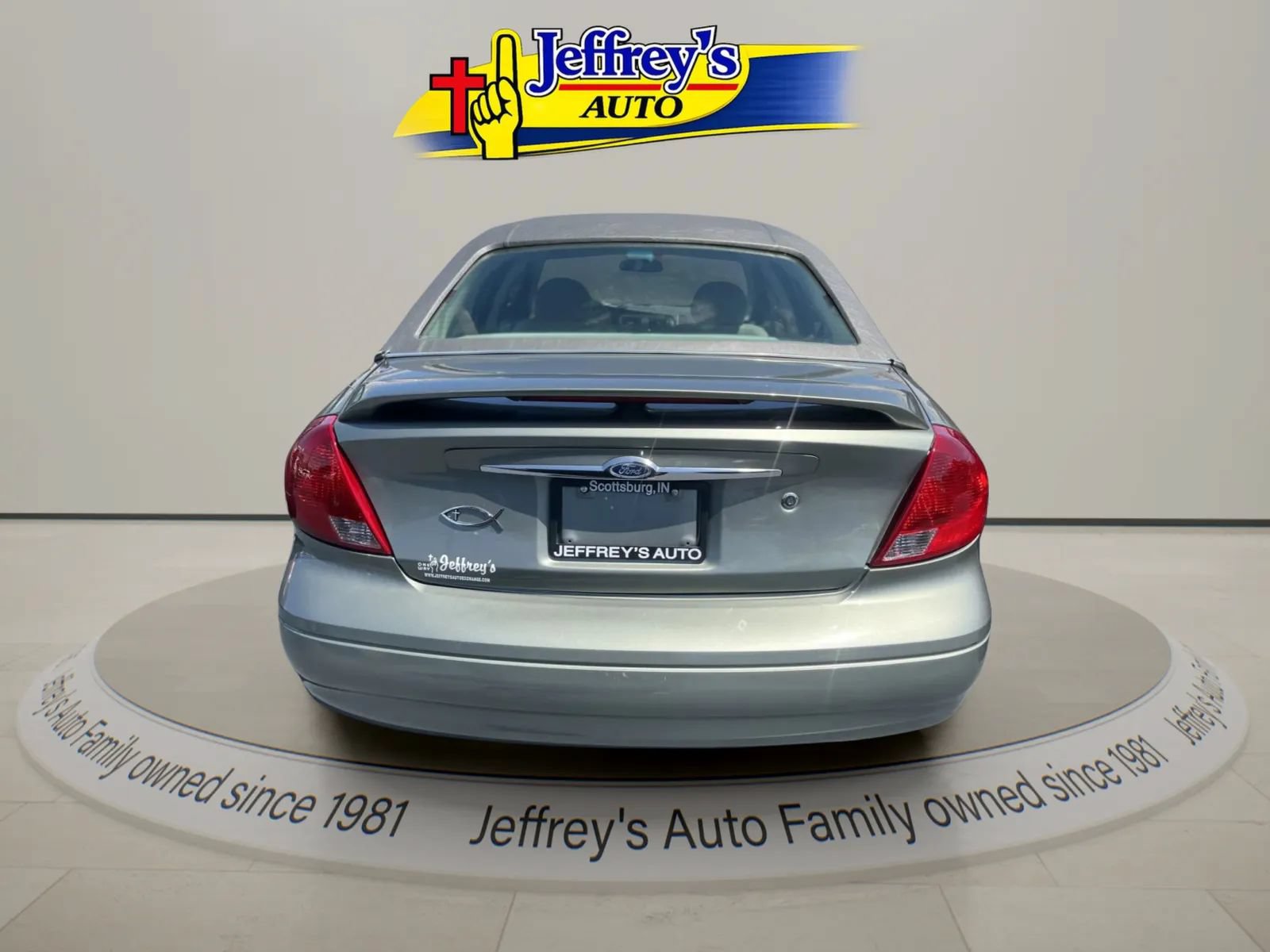 Used 2002 Ford Taurus SE FWD image 2