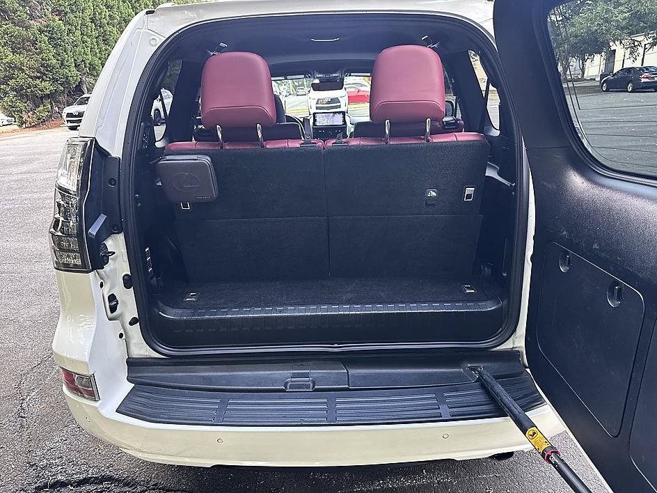 Used 2023 Lexus GX 460 Luxury w/ Sport Design Package AWD/4WD image 23