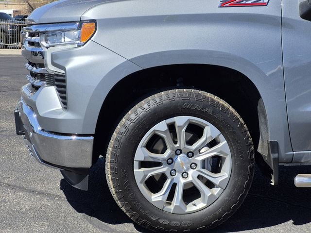 Used 2024 Chevrolet Silverado 1500 LTZ w/ Z71 Off-Road Package AWD/4WD image 6