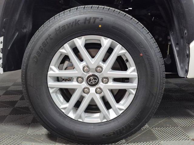 Used 2023 Toyota Tundra SR5 w/ SR5 Convenience Package AWD/4WD image 26