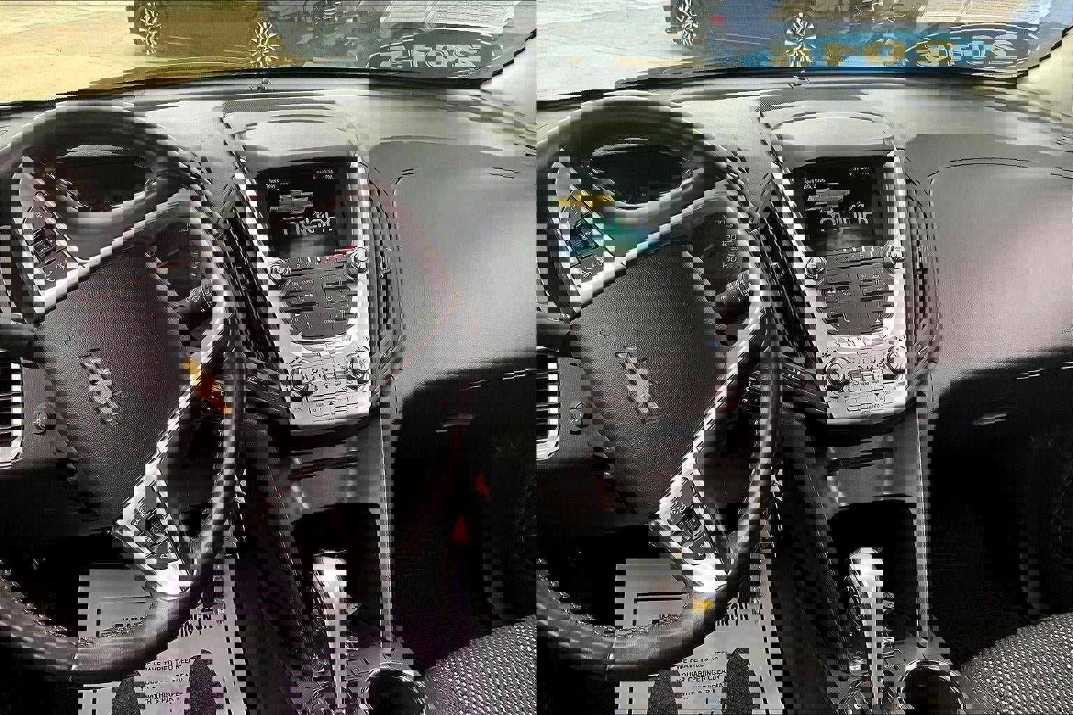 Used 2015 Chevrolet Equinox LT w/ Driver Convenience Package image 9