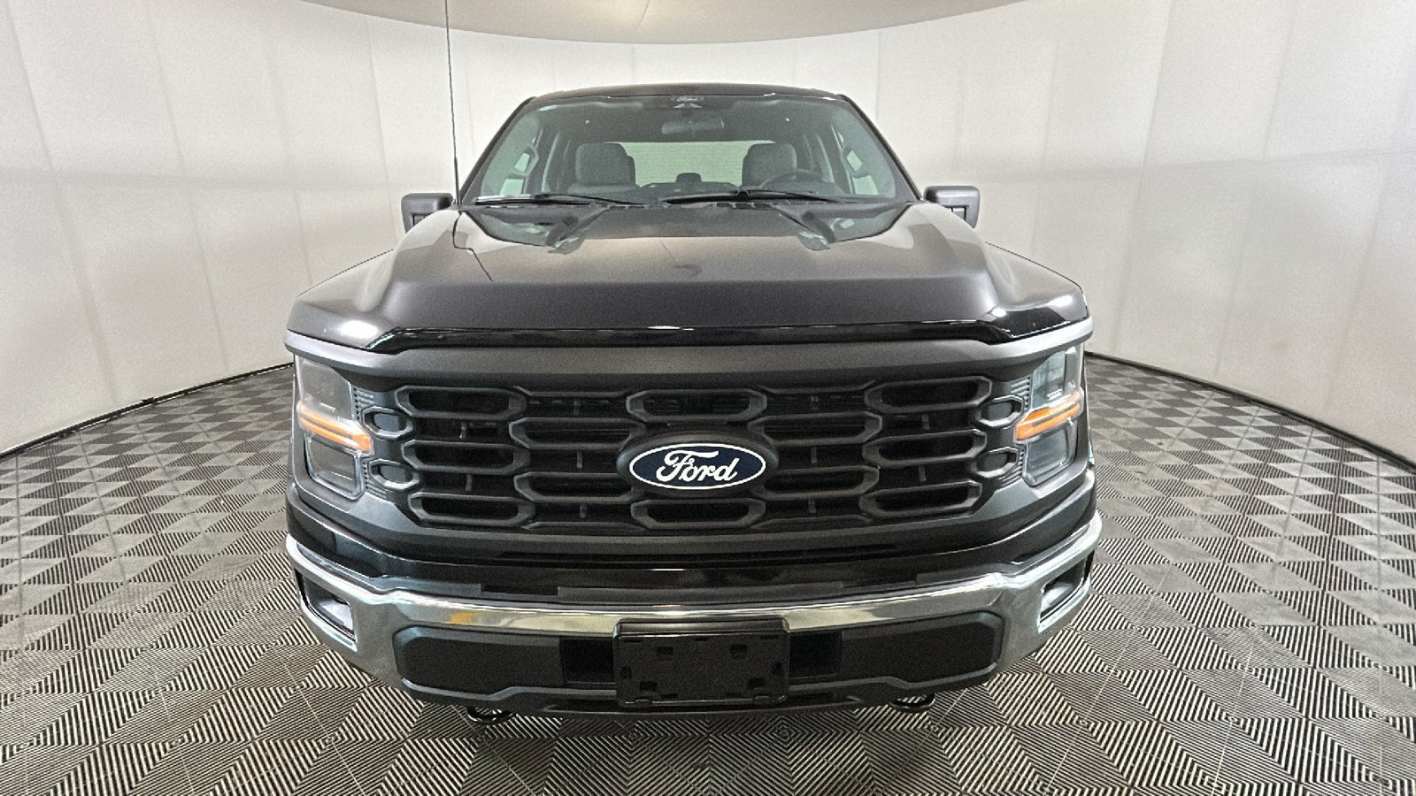 Used 2024 Ford F150 XL w/ Equipment Group 103A High AWD/4WD image 8