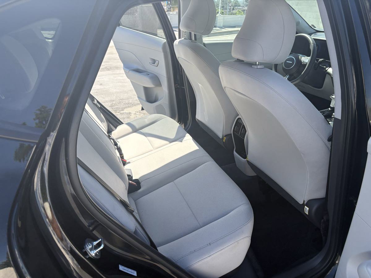 Used 2025 Hyundai Kona SEL image 18