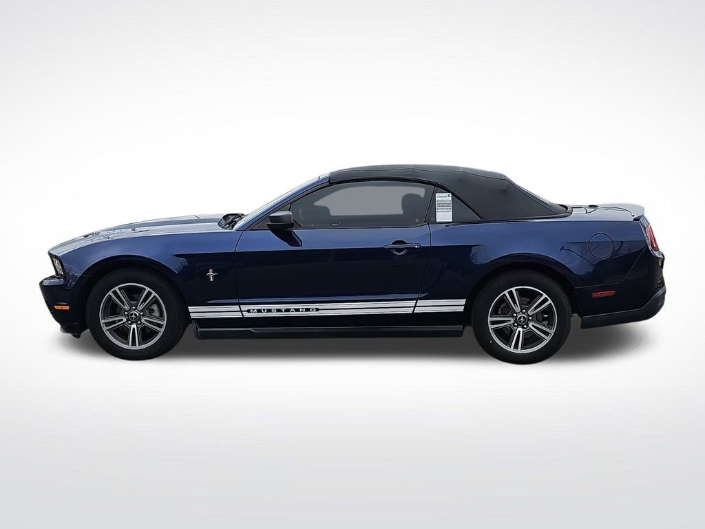 Used 2010 Ford Mustang Convertible image 10