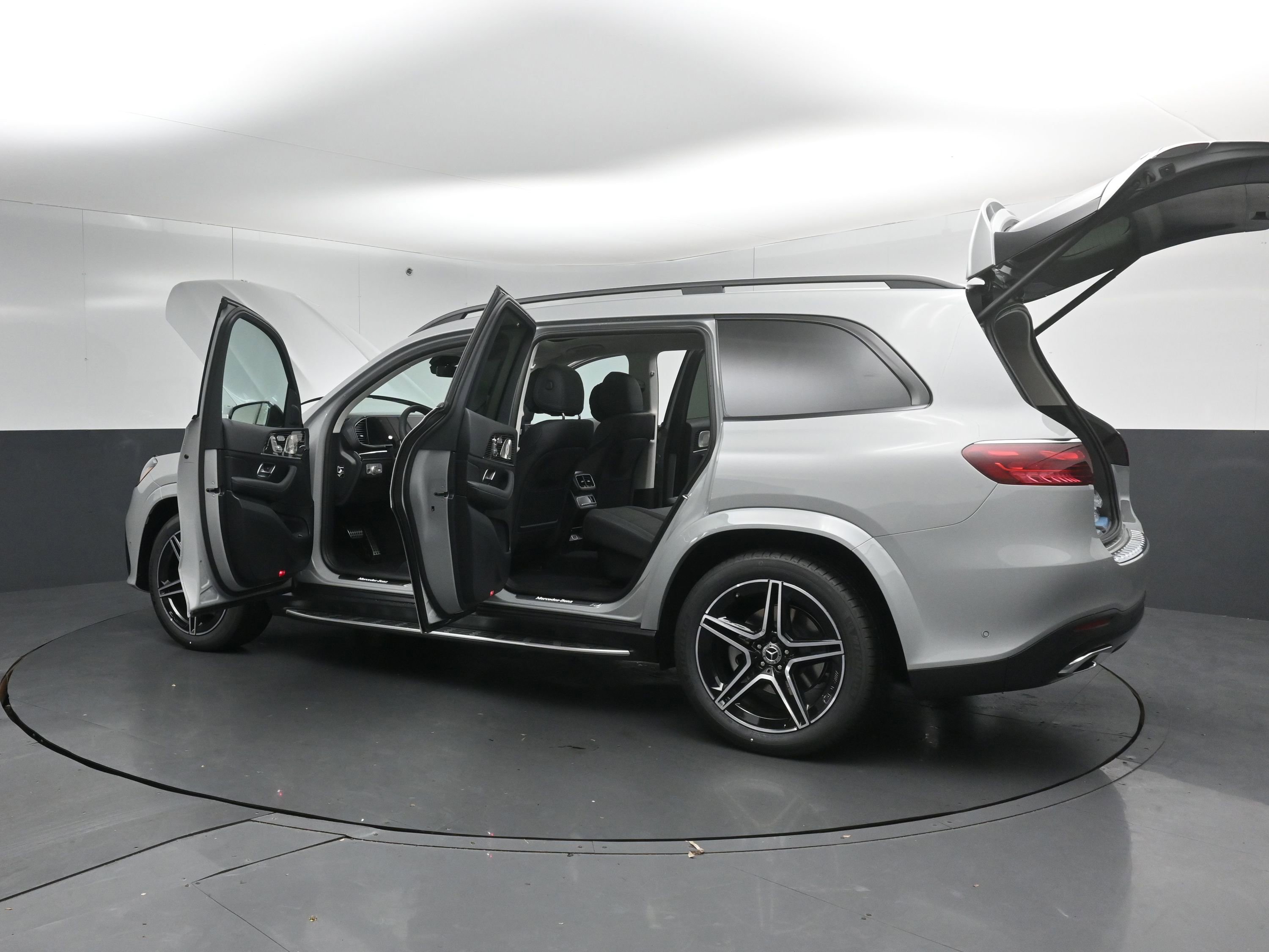 New 2026 Mercedes-Benz GLS 450 4MATIC image 54