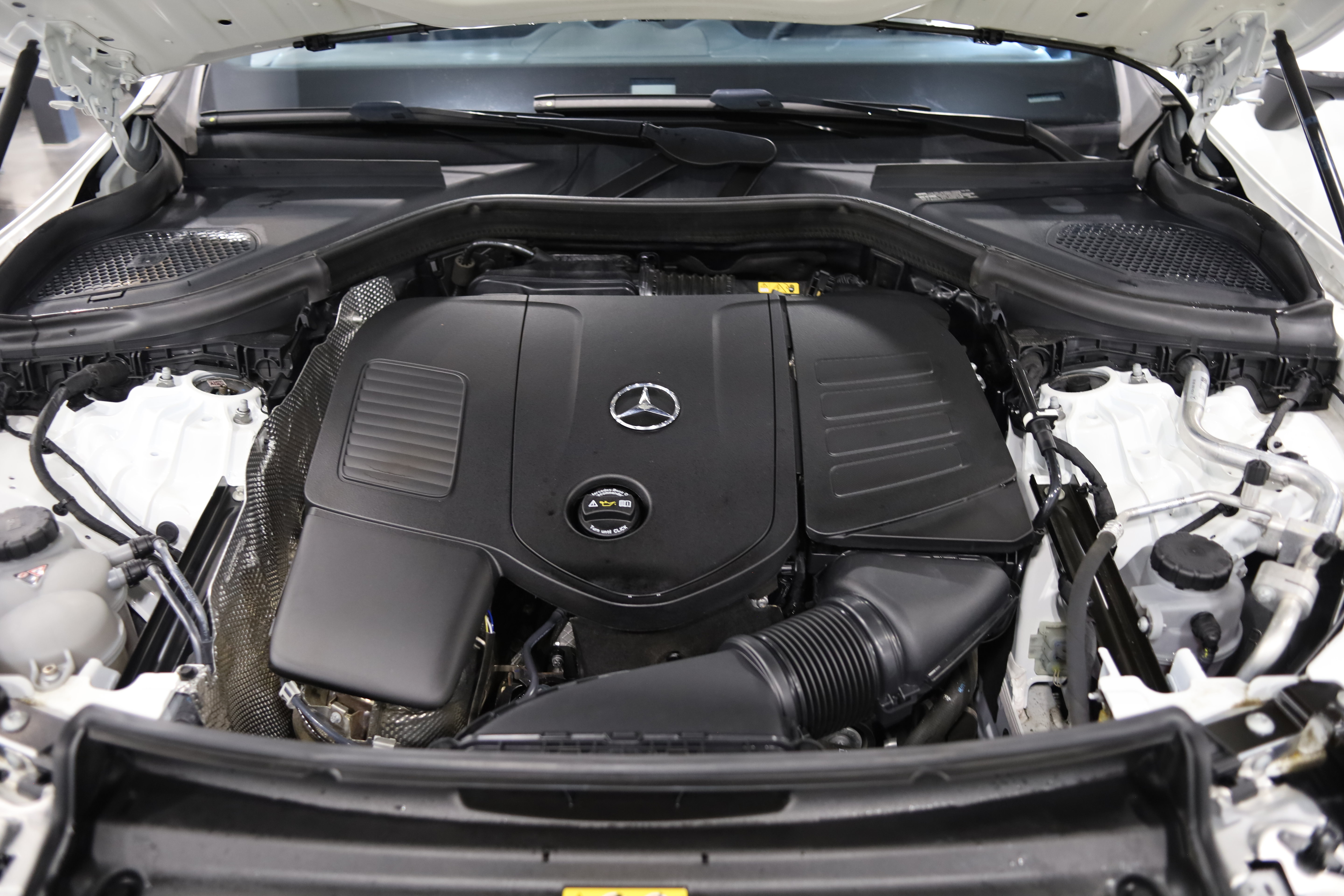 Used 2023 Mercedes-Benz GLC 300 4MATIC image 38