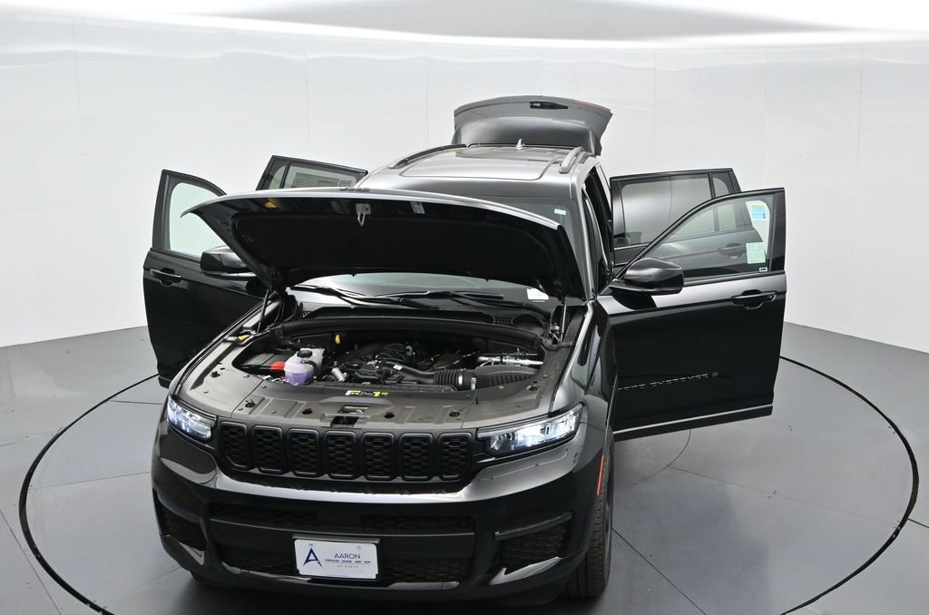 New 2025 Jeep Grand Cherokee L Limited w/ Black Appearance Package image 31