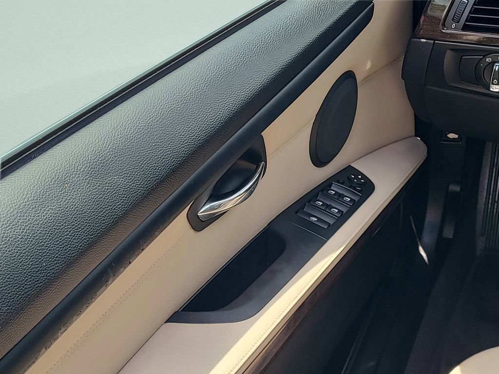 Used 2012 BMW 328i Convertible RWD image 19