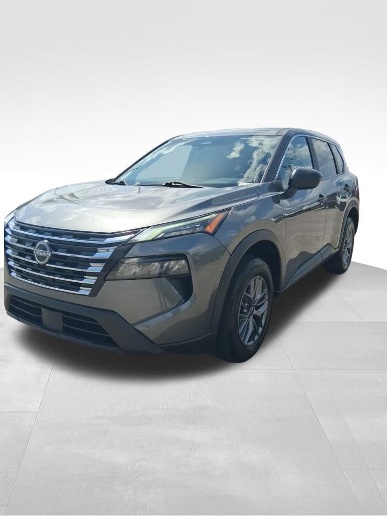 Used 2024 Nissan Rogue S AWD/4WD image 7