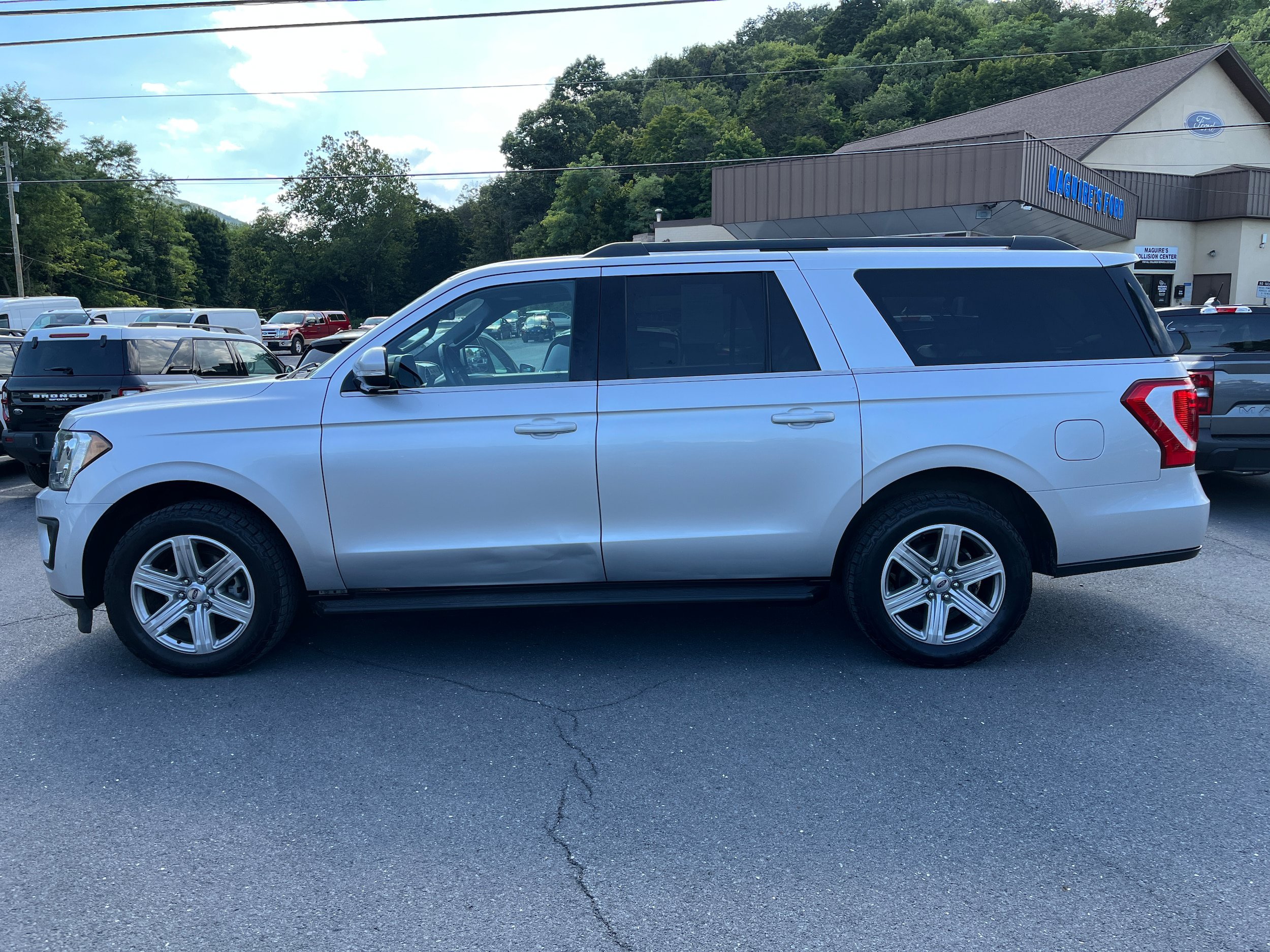 Certified 2018 Ford Expedition Max XLT w/ Equipment Group 201A AWD/4WD image 16