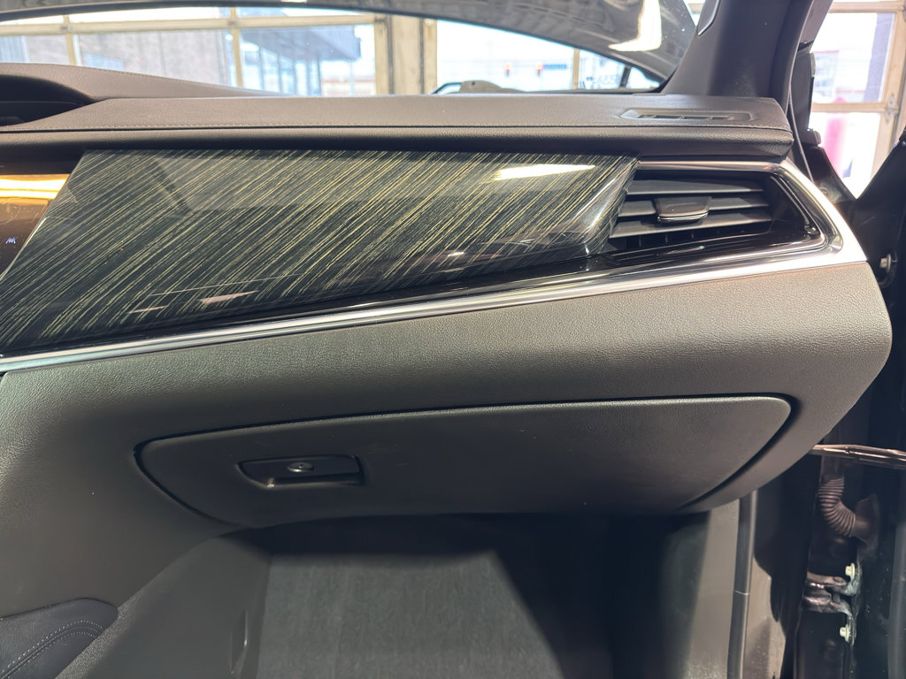 Used 2022 Cadillac XT6 Premium Luxury image 23