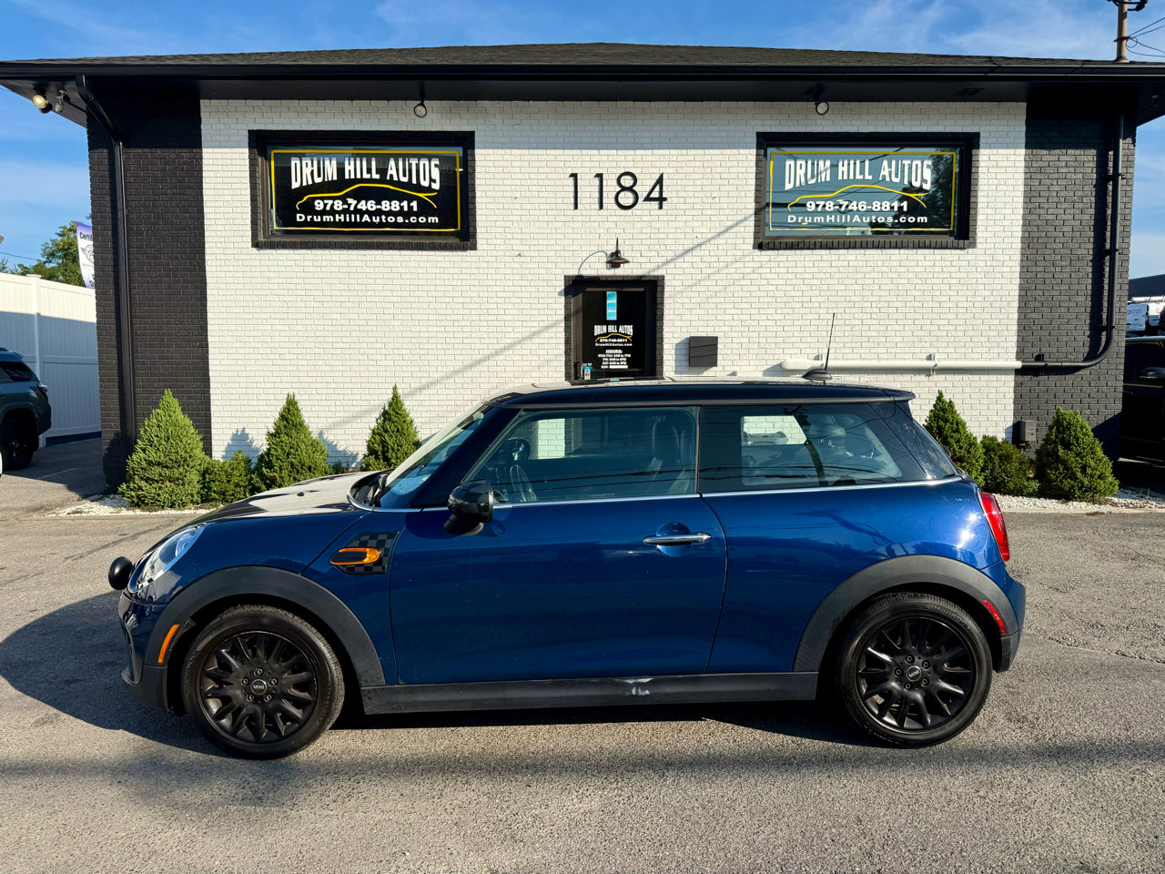 Used 2014 MINI Cooper 2-Door Hardtop image 2