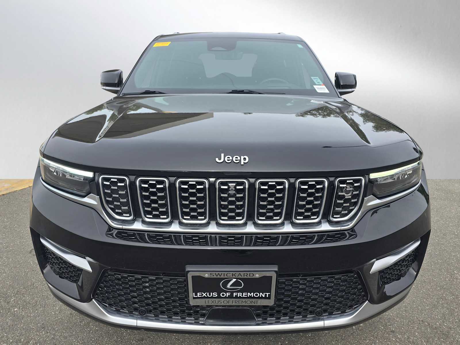 Used 2023 Jeep Grand Cherokee Summit w/ Adv Protech Group IV AWD/4WD image 8