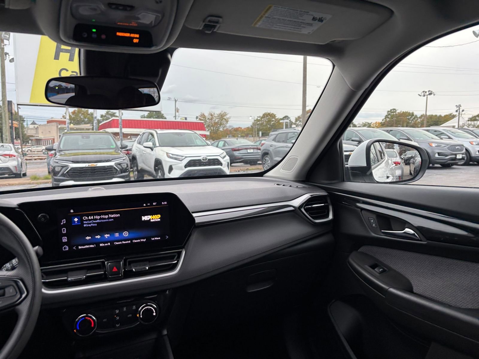 Used 2025 Chevrolet TrailBlazer LT image 34