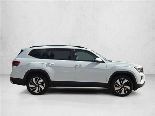 Used 2025 Volkswagen Atlas SE AWD/4WD image 4