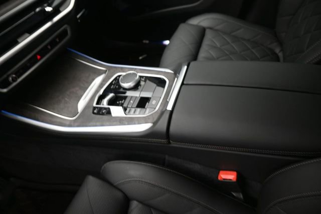 Used 2025 BMW X5 sDrive40i w/ Climate Comfort Package RWD image 9