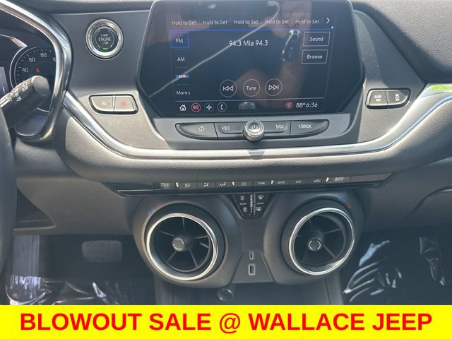 Used 2020 Chevrolet Blazer LT FWD image 11
