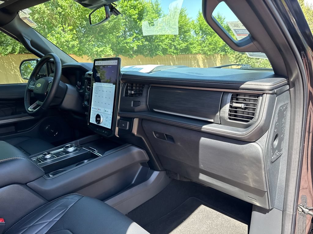 Used 2024 Ford Expedition Max Platinum AWD/4WD image 33