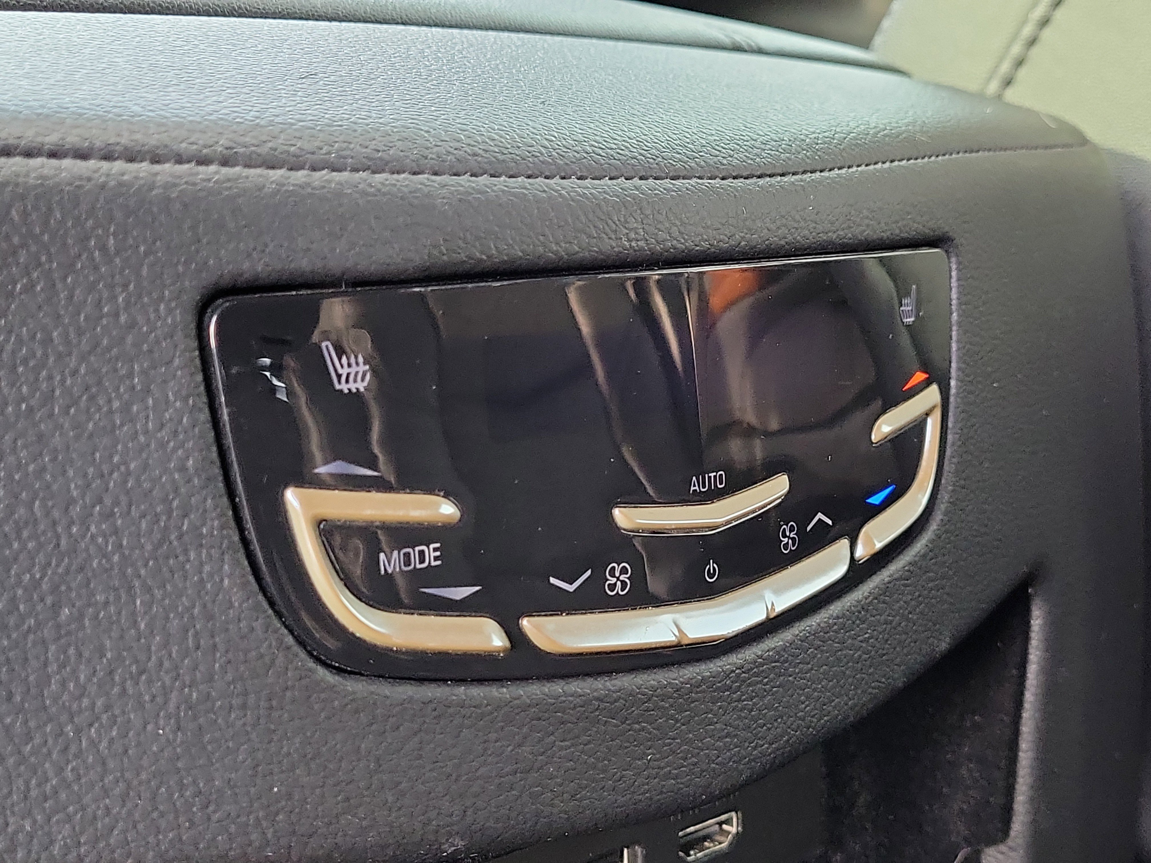 Used 2019 Cadillac Escalade ESV Luxury image 14